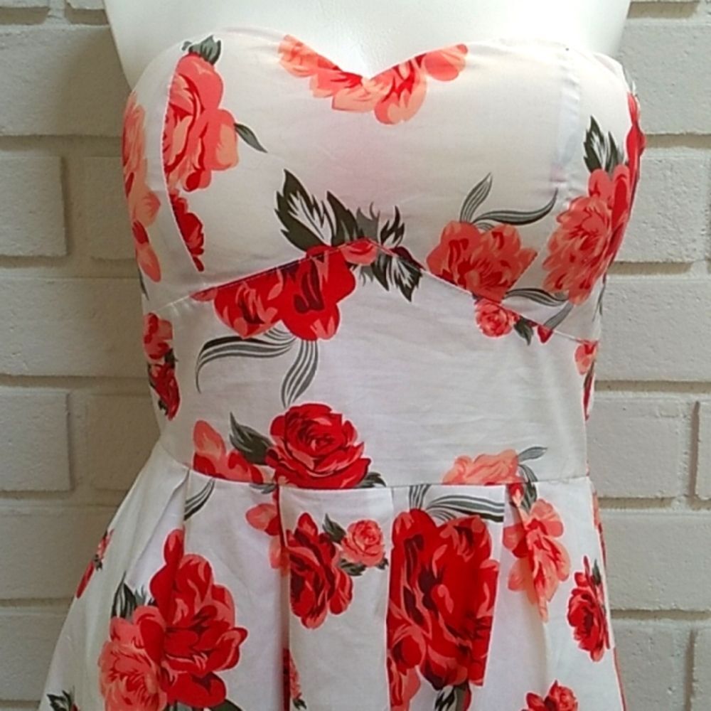 Say What? Strapless Floral Skater Style Mini Dress. Size Large NWOT - Picture 4 of 11